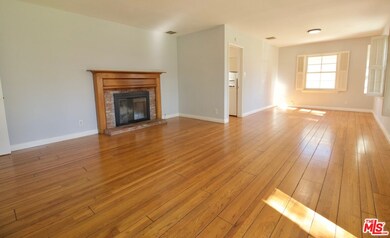 13941 Peach Grove St, Sherman Oaks, CA 91423 - photo 2