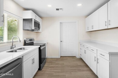2045EFoothill008