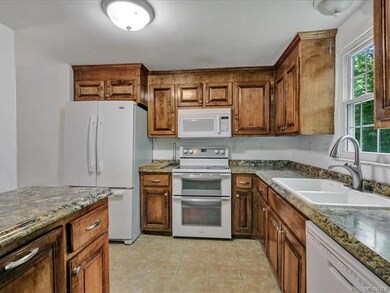 5227 Appleleaf Ct, North Chesterfield, VA 23234 - photo 2