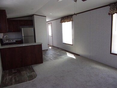 75 S Policy St unit 1, Salem, NH 03079 - photo 5