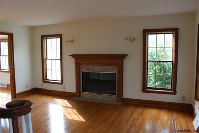 2 Garrett Ln, Ballston Spa, NY 12020 - photo 4