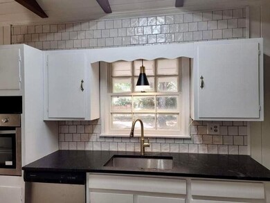 2101 Robinhood Rd, Albany, GA 31707 - photo 7