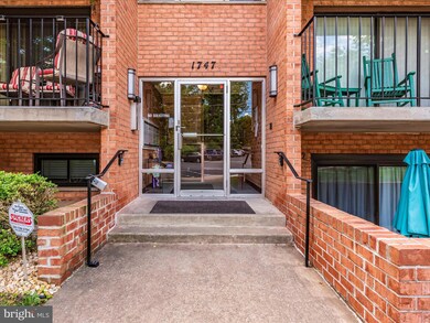 1747 Edgewood Hill Cir unit 102, Hagerstown, MD 21740 - photo 2