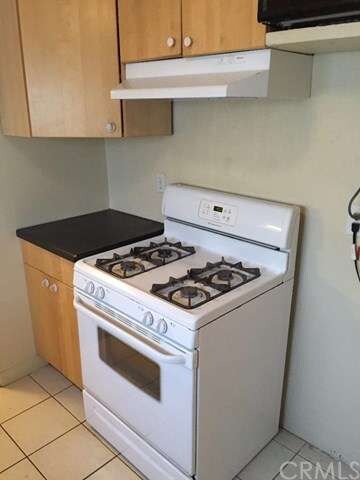 Stove/Oven with Ducted Exhuast Hood.