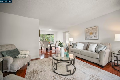 3465 Tice Creek Dr unit 4, Walnut Creek, CA 94595 - photo 4