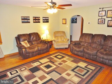 910 Aldon Rd, Claymont, DE 19703 - photo 3