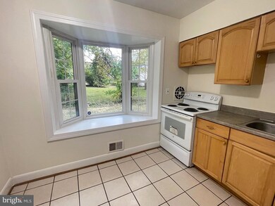 1214 Van Buren Dr, Fort Washington, MD 20744 - photo 5