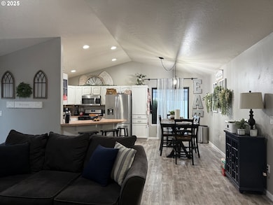 717 W Pheasant Ave, Hermiston, OR 97838 - photo 3