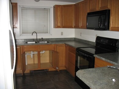 10 Cedar St, Saint Albans, VT 05478 - photo 3