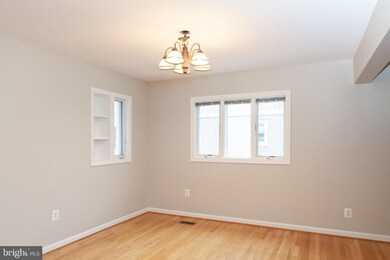 111 S Spring St, Falls Church, VA 22046 - photo 5