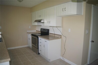 4740 E Mission Ct, Columbus, IN 47203 - photo 6