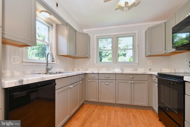 1827 Wildwood Ave, Parkville, MD 21234 - photo 4