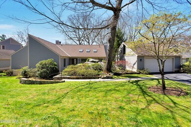 516 W Lyon Farm Dr, Greenwich, CT 06831 - photo 2