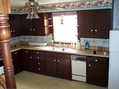 Kitchen. side 1