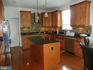 4313 Hollowstone Ct, Chantilly, VA 20151 - photo 7