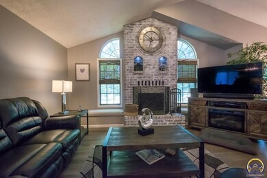 3371 SW Timberlake Ln, Topeka, KS 66614 - photo 5