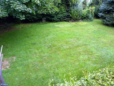 4525 Nile Dr, Whitehall, PA 18052 - photo 3