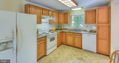 235 Thames Dr, Frederick, MD 21702 - photo 6