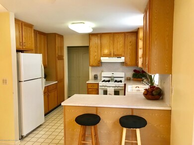 Sunny Kitchen