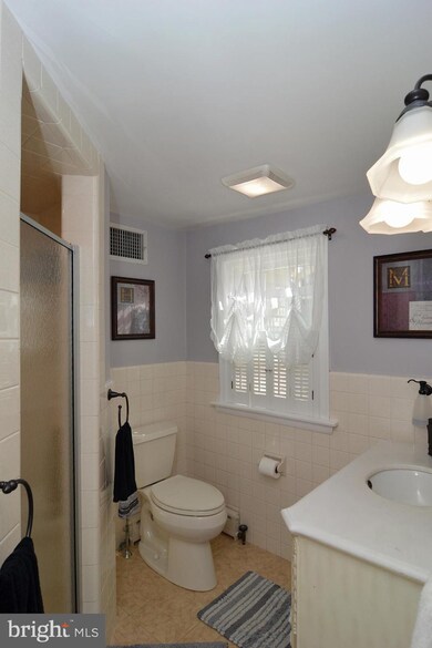 1525 Farmington Ave, Pottstown, PA 19464 - photo 5