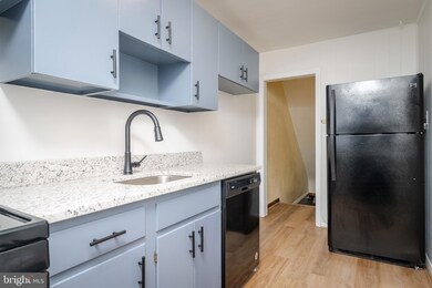 4041 Shannon Dr, Baltimore, MD 21213 - photo 6