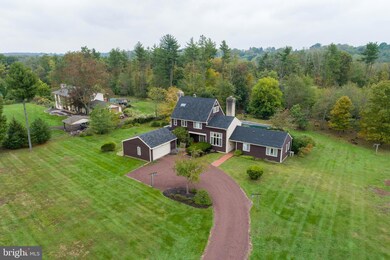 880 Brandon Ln, Schwenksville, PA 19473 - photo 4