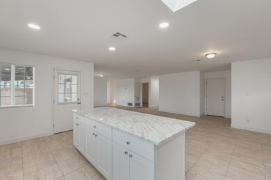 9233 N 40th Dr, Phoenix, AZ 85051 - photo 6