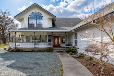 209 Valley Rogue Way, Grants Pass, OR 97526 - photo 4