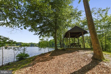 15726 Viewpoint Cir, Dumfries, VA 22025 - photo 3