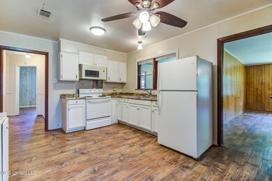 16241 Crestview Dr (10)