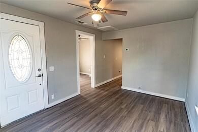 1311 S Clements St, Gainesville, TX 76240 - photo 3