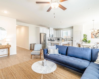 6563 E Tobey Ave, Fresno, CA 93727 - photo 2