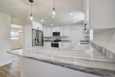 2015 Capri Rd, Valrico, FL 33594 - photo 7