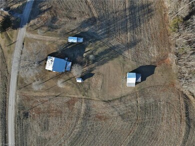 218 Jefferson Farm Rd, Statesville, NC 28625 - photo 3