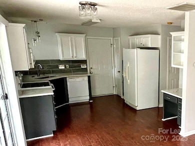 4215 Suttle Place, Matthews, NC 28104 - photo 7