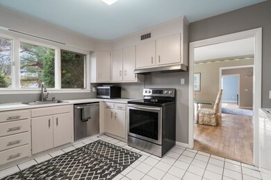 95 Zenith Dr, Worcester, MA 01602 - photo 5