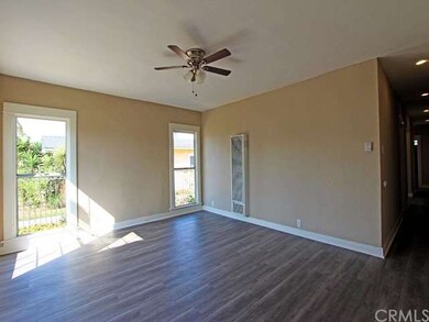 2102 Vineyard Ave, Los Angeles, CA 90016 - photo 7