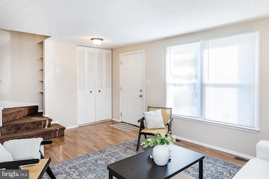 7870 Marioak Dr, Elkridge, MD 21075 - photo 4