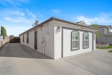 720 Desert Ash Dr, Horizon City, TX 79928 - photo 5