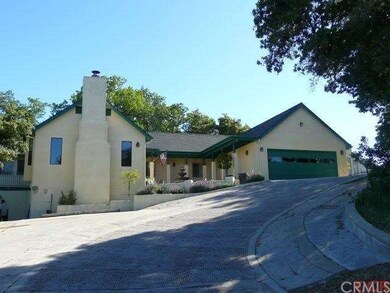 Chandler Ranch Home-Nestled in the scenic oak cove