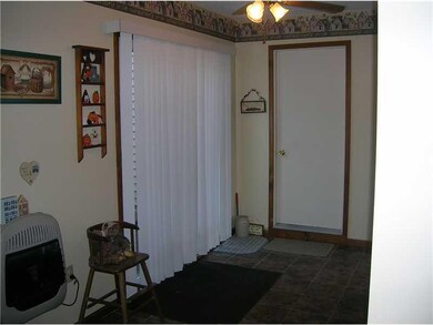 Entry/Foyer.