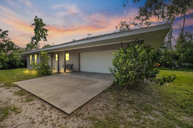 8915 Vamo Rd, Sarasota, FL 34231 - photo 3