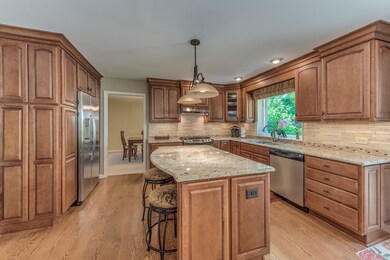 1109 Johnson Dr, Naperville, IL 60540 - photo 5