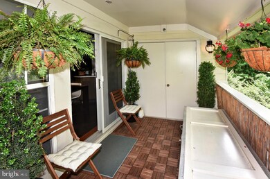 1336 Garden Wall Cir unit 414, Reston, VA 20194 - photo 7