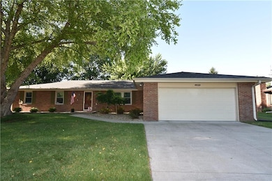 4935 Woodcrest Dr, Columbus, IN 47203 - photo 2