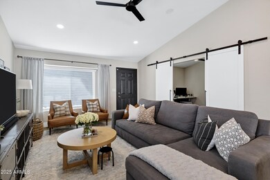 2516 E Taxidea Way-6