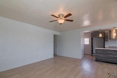 727 Woodward Ave, El Centro, CA 92243 - photo 6