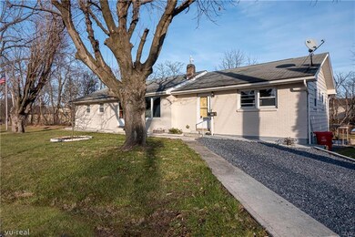 281 Race St, Bath, PA 18014 - photo 2