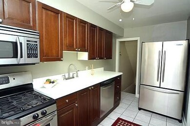 1802 Darrich Dr, Parkville, MD 21234 - photo 2