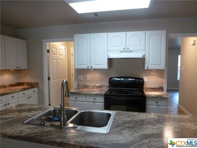 423 Buttercup Ln unit 423, New Braunfels, TX 78130 - photo 5